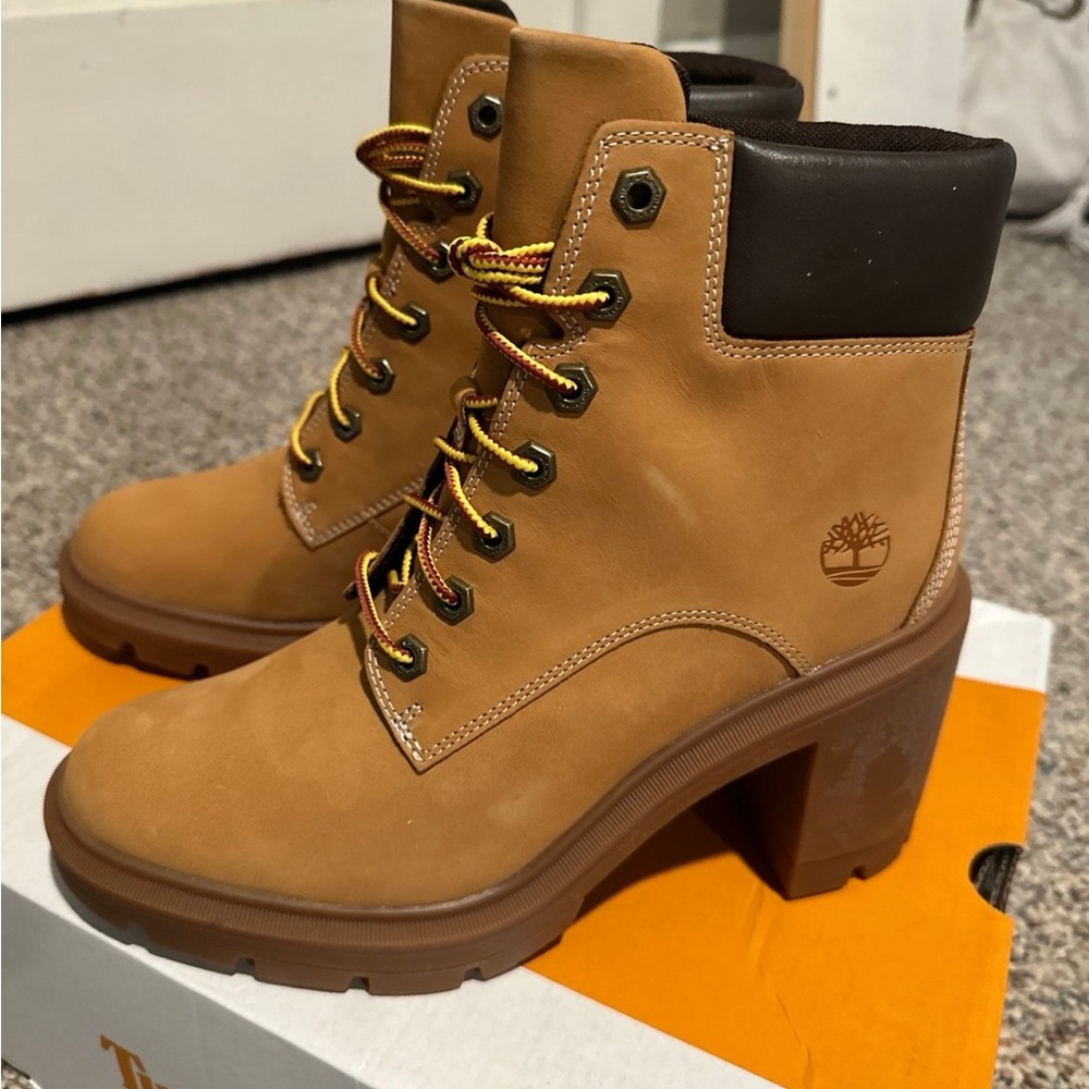 Timberland Women's Brown Heeled Boots Size 9 Firm